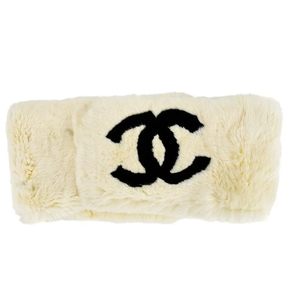 Chanel Fur Shawl Muffler Stole White Small Good